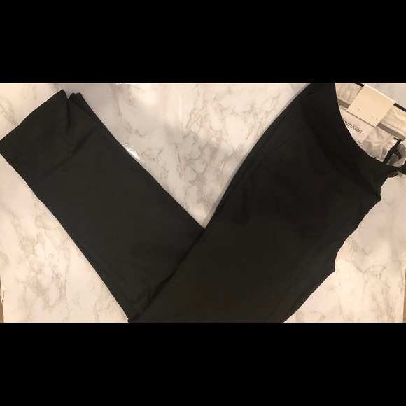 [Pants] Calvin Klein 33x32 Slim Fit Black Chinos - Picture 1 of 4
